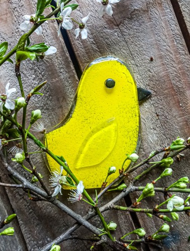 Kolorowe szklane kurczaki - polskie rzemiosło